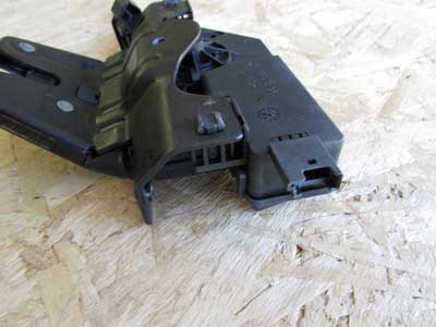 BMW Trunk Latch Lock 51248196401 E46 E60 E63 E64 E82 E855